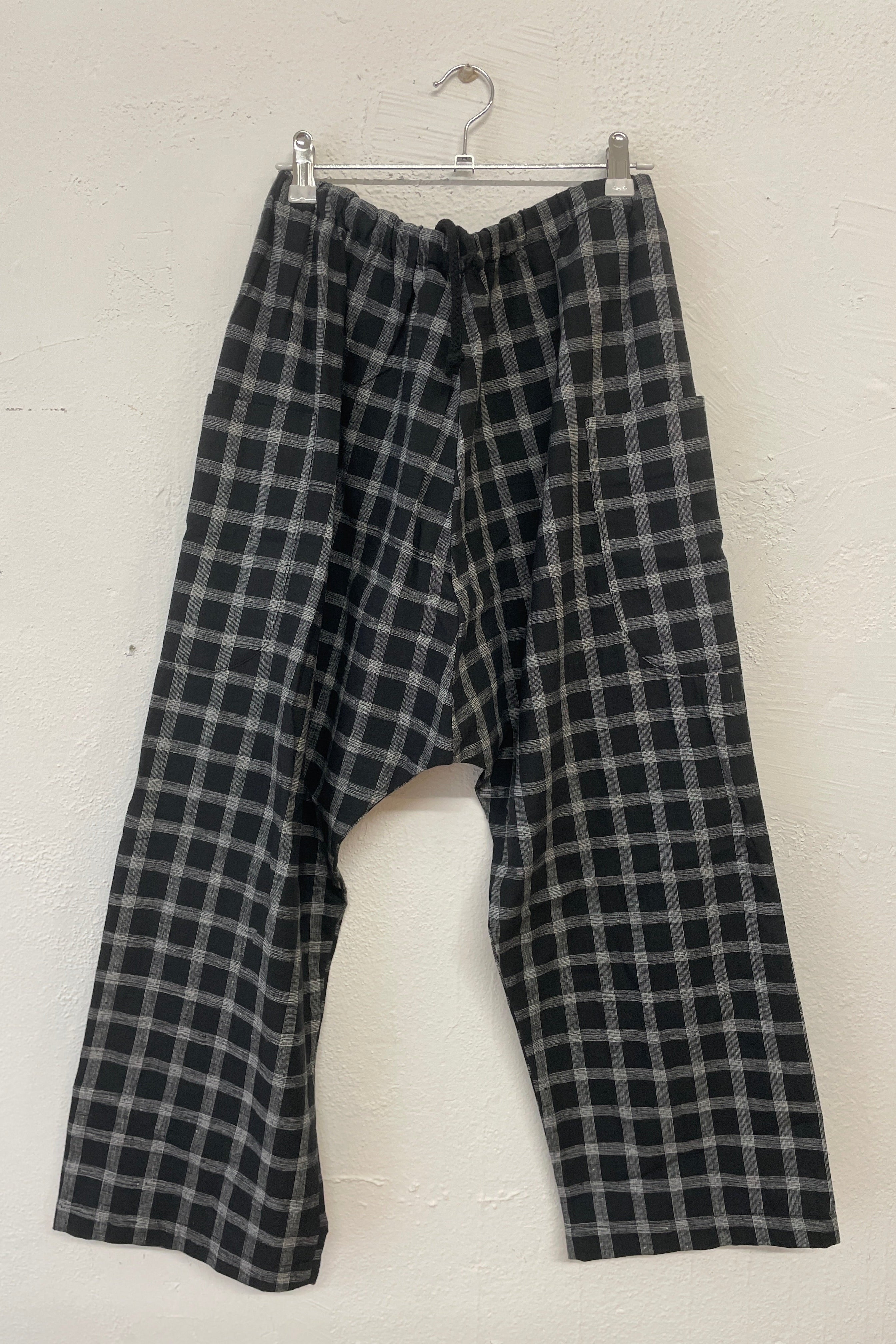 Uno Pant, Check