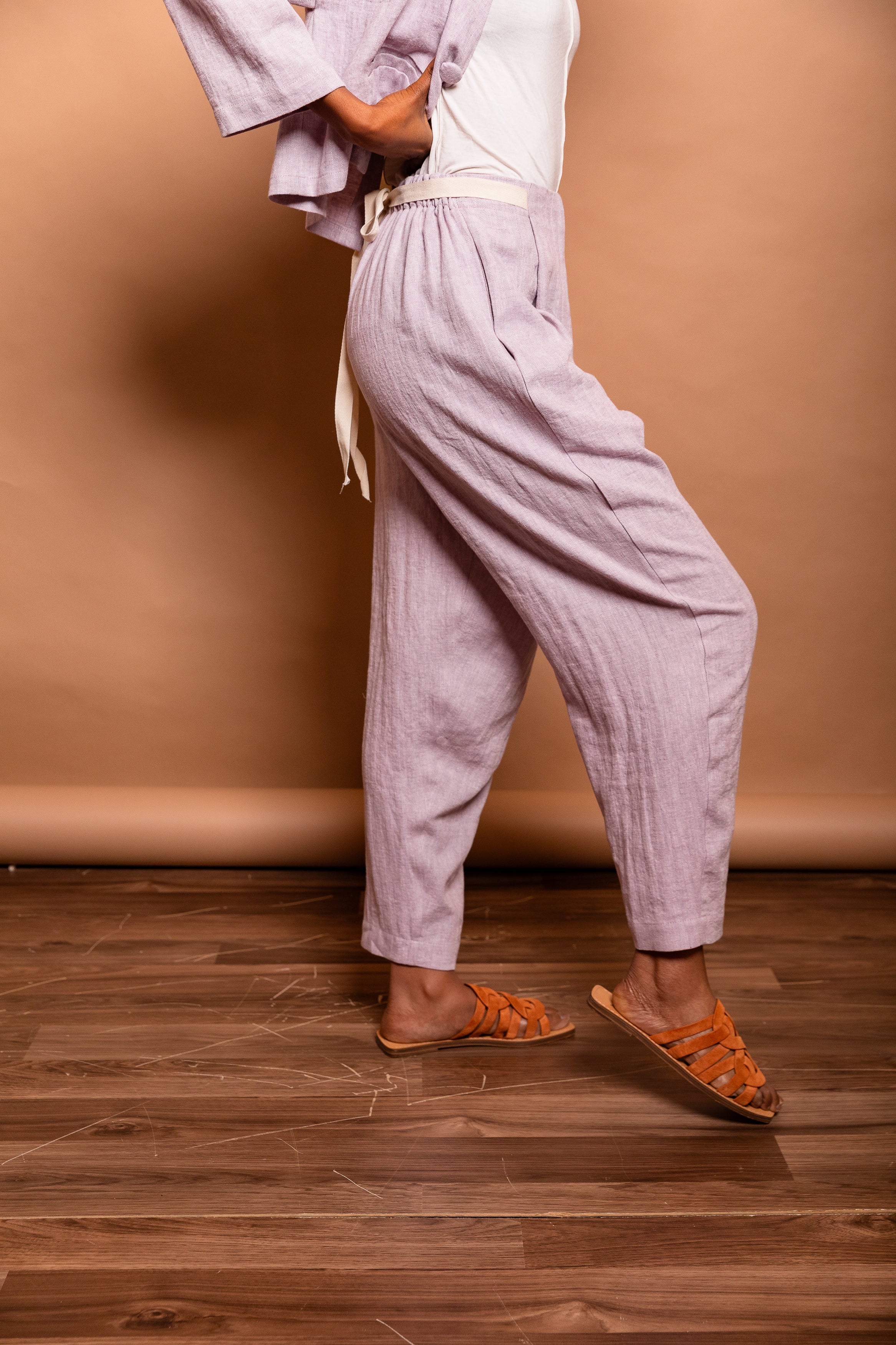 Linen Blend Twill Tapered Pleated Pant